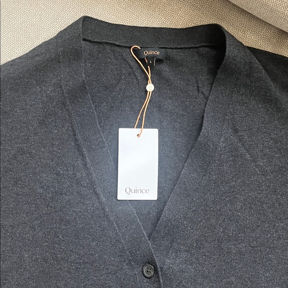 Quince lightweight cotton cashmere cardigan - Picture 2 of 10